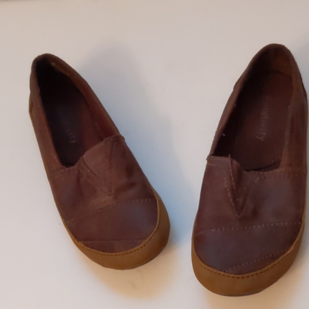 Relativity brown 2-tone flats-sz 6M